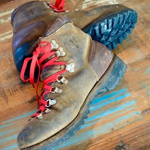 Vintage Vasque Hiking Boots